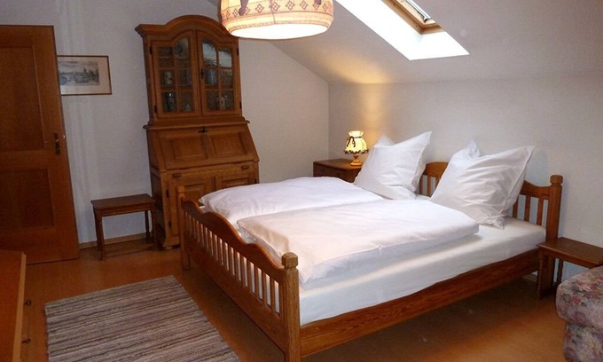 Bad Birnbach Apartment | Ferienhaus mit gemütlicher Ausstattung, Wintergarten und Garten