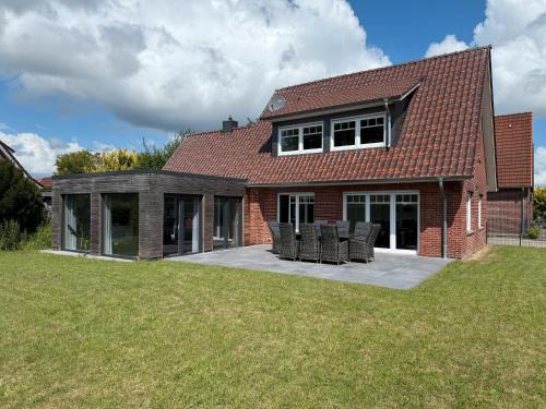 Neuenburg House | Ferienhaus Neeborg
