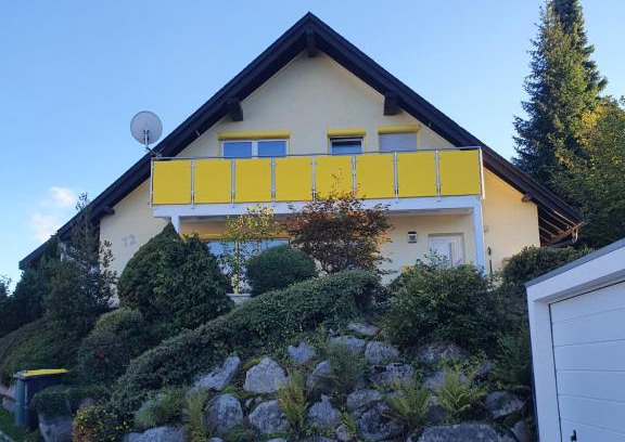 Schoenwald House | Ferienhaus Sonnengelb im Herzen des Schwarzwaldes