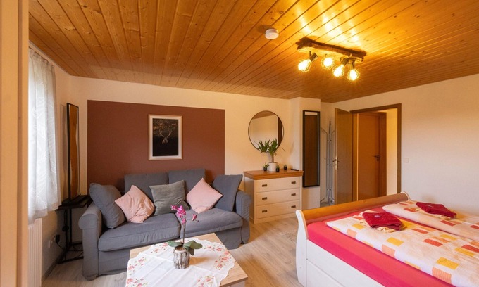 Sankt Georgen im Schwarzwald Apartment | Ferienhof Gerda - Ferienwohnung Schwalbennest