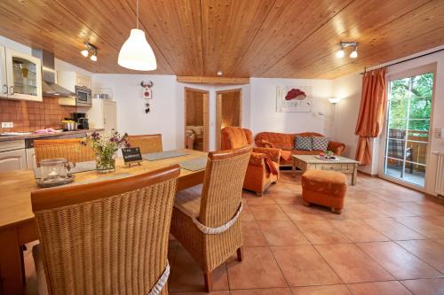 Frohnd Apartment | Ferienhof Wuchner - Fewo "Herbstlaub"