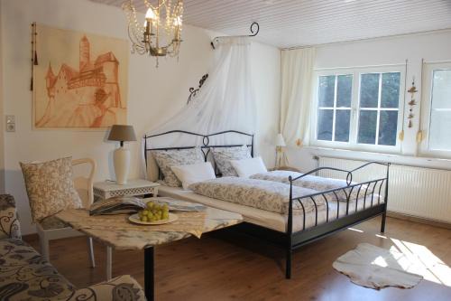 Rot am See Apartment | Ferienidyll Aumühle, "Bebenburg"