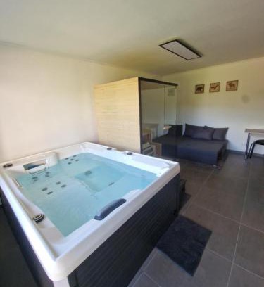 Glindfeld House | Ferienunterkunft mit Whirlpool, Sauna und Garten