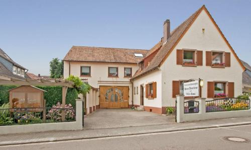 Neustadt-Hambach Apartment | Ferienwohnungen Anneliese