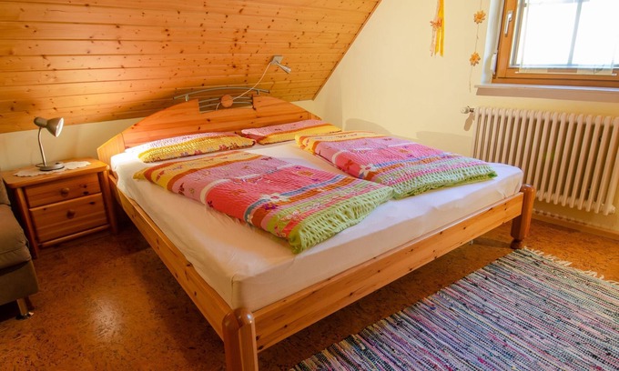 Schnellingen Apartment | Ferienwohnung Hirschblick, 41qm. 1 Schlafzimmer, max. 2 Personen