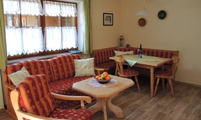Schwob Apartment | Ferienwohnung Nr. 2, 2 bis 4 Personen, 60 qm, 2 Schlafzimmer, Balkon