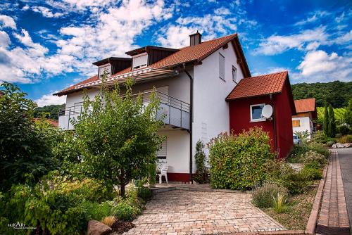 Pleisweiler Apartment | Ferienwohnung Viabella