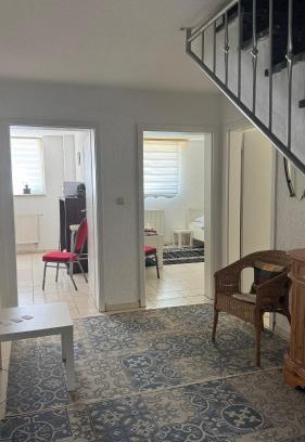 Region Hannover District Apartment | Ferienwohnung 1 Souterrainfenster