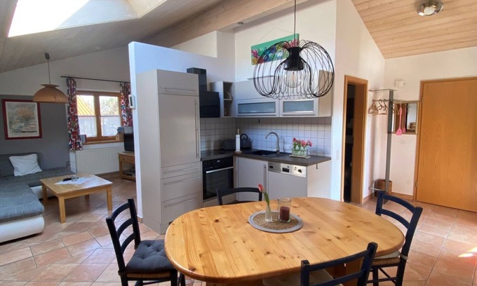 Uebersee Apartment | Ferienwohnung 65qm, Südbalkon, bis 4 Personen