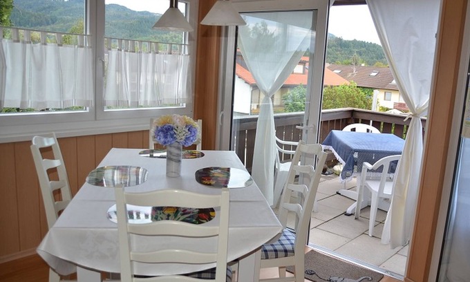 Bad Saeckingen Apartment | Ferienwohnung, 70qm, 1 Schlafzimmer & 1 Schlafbereich, max. 4 Personen