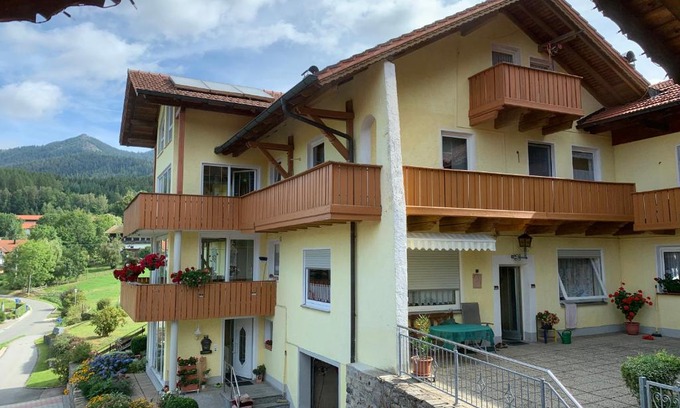 Lohberg Apartment | Ferienwohnung Am Laitenhang