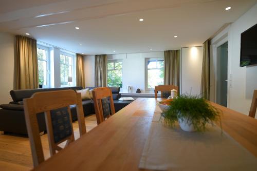 Ortsmitte Apartment | Ferienwohnung am Lennepark
