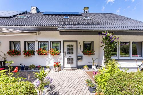 Schmallenberg Apartment | Ferienwohnung Am Waldrand