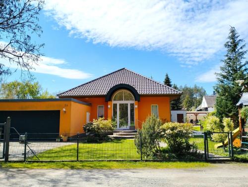 Cottbus Apartment | Ferienwohnung Am Waldesrand - Garten, Terrasse, Grill, Luftkühler, Massagesessel, Kinderspielecke, Spielekonsole
