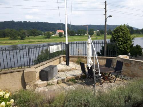 Laubegast Apartment | Ferienwohnung an der Elbe