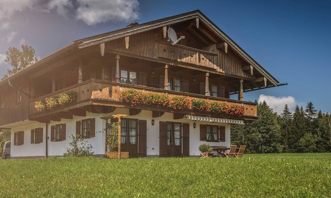 Schliersee Apartment | Ferienwohnung Bergzeit - Biohof Jörgenbauer
