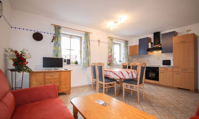Obing Apartment | Ferienwohnung bis 4 Personen auf Bauernhof, 70 qm behindertengerecht