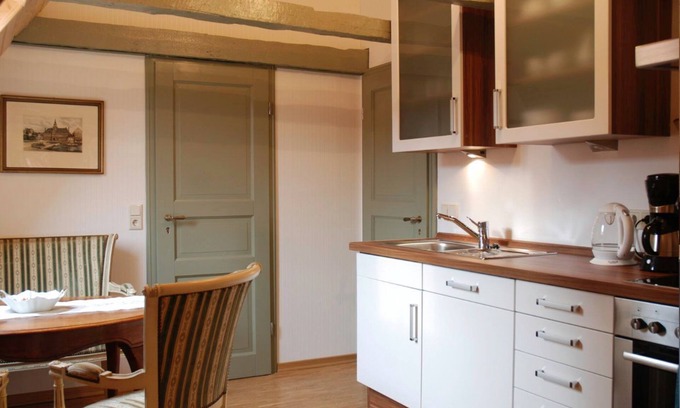 Leer Apartment | Ferienwohnung Rapunzel - Ferienwohnungen Märchenhaus Domke 15133