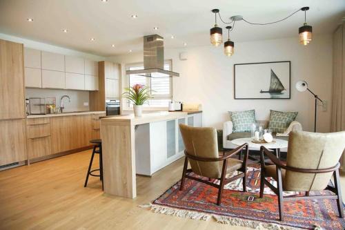 Uhldingen-Muehlhofen Apartment | Ferienwohnung "Zansibar Tansania"
