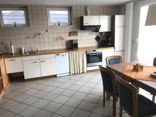 Olsdorf Apartment | Ferienwohnung ehemaligen Schäferhof , cleaning included