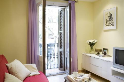 Sant Antoni Apartment | Ferienwohnung für 3 Personen ca 50 qm in Barcelona-Eixample, Costa Brava Costa del Maresme