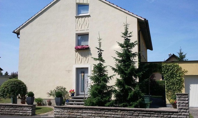 Volkach Apartment | Ferienwohnung Fliederstraße