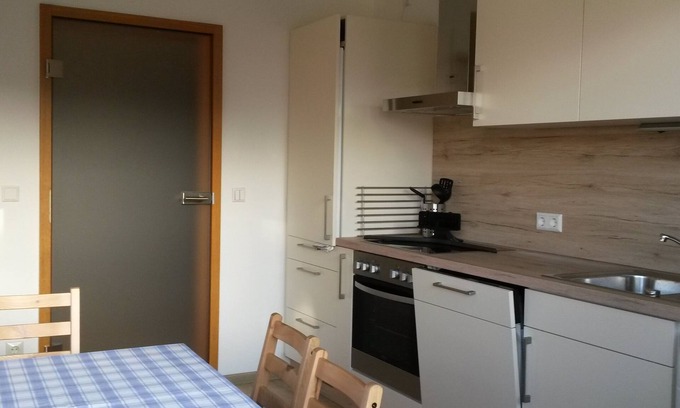 Gemarkung Truchtelfingen Apartment | Ferienwohnung Gänsbach, 90qm, 2 Schlafzimmer, max. 6 Personen