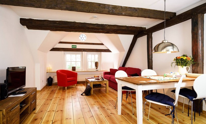 Toenning Apartment | Ferienwohnung "haubarg Windschuur 10" in Welt für 4 Personen