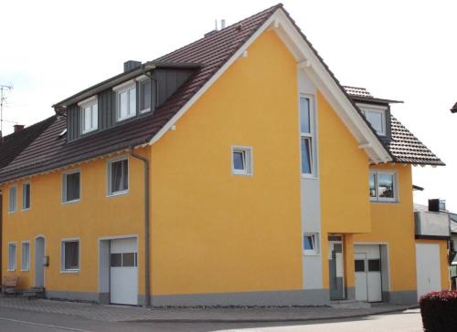 Engen Apartment | Ferienwohnung Hewenpanorama