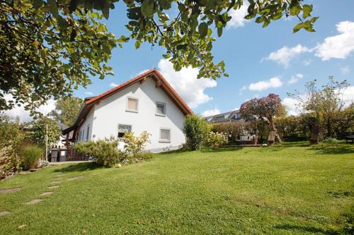 Adelhausen Apartment | Ferienwohnung Hildegard