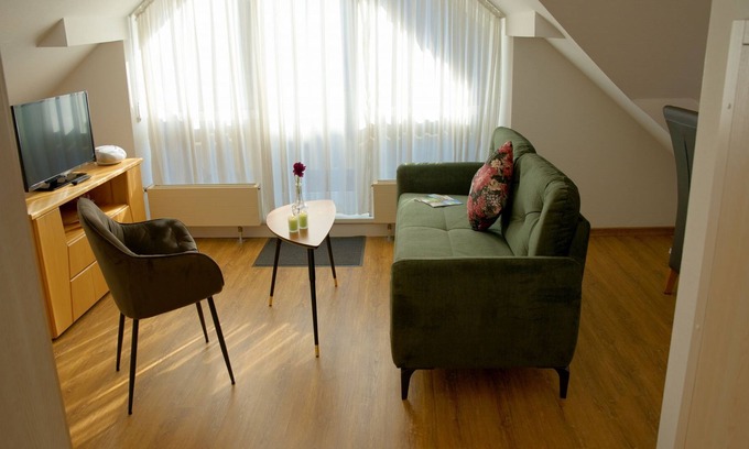 Bad Urach Apartment | Ferienwohnung Hohenurach 36qm, 1 Schlafzimmer, max 3 Personen