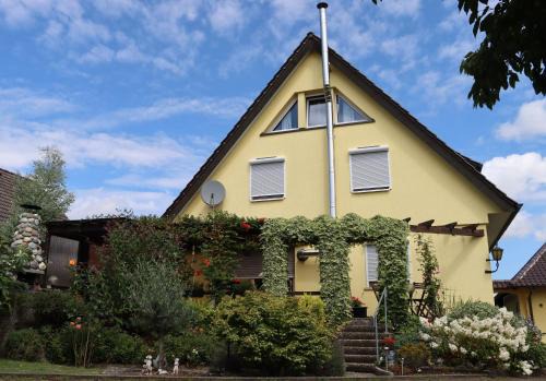 Steisslingen Apartment | Ferienwohnung Honacker
