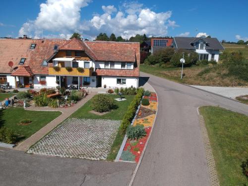Herrischried Apartment | Ferienwohnung - Hotzenhüsli