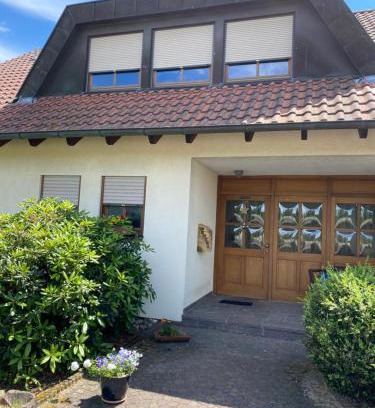 Grossenbrach Apartment | Ferienwohnung Idylle