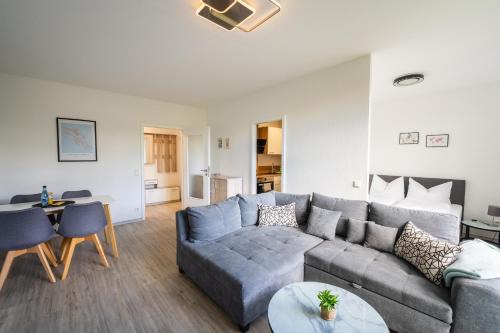 Gera Apartment | Ferienwohnung in Gera Lisa, Sehr ruhige Lage, Blick ins Grüne, Hochwertig renoviert, WLAN und Parkplatz GRATIS