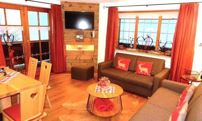 Blindau Apartment | Ferienwohnung "Klausenberg" - Drei-Raum-Wohnung 75m² mit Balkon und Bergblick