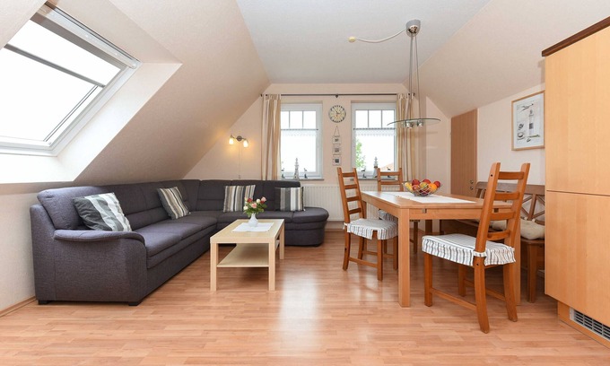 Wangerland Apartment | Ferienwohnung Leuchtturm - Ferienhof Heinen in Elisabethgroden