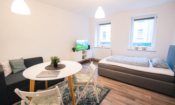 Gera Apartment | Ferienwohnung Maria - Gera Zentrum NEU renoviert