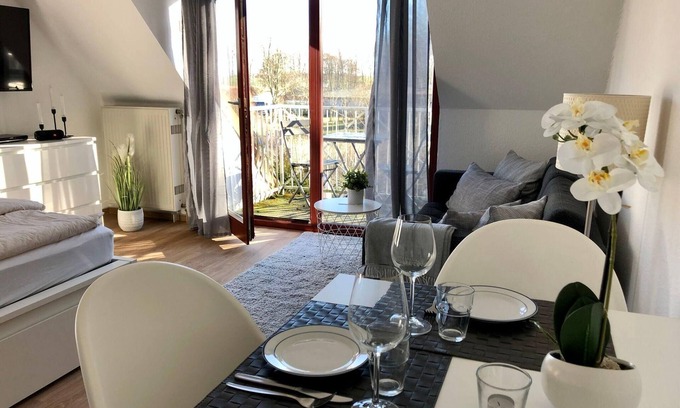 Gustow Apartment | Ferienwohnung "Mary Poppins" mit Balkon zwischen Strand, Wald & Wiese im Südosten der Insel Rügen!