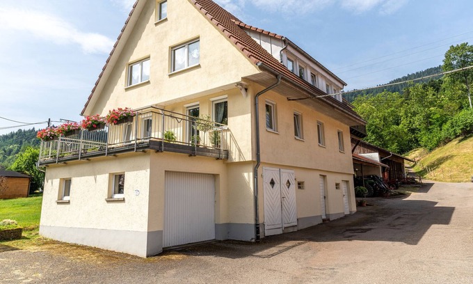 Guckinsdorf Apartment | Ferienwohnung mit 80qm, 3 Schlafzimmer für maximal 6 Personen