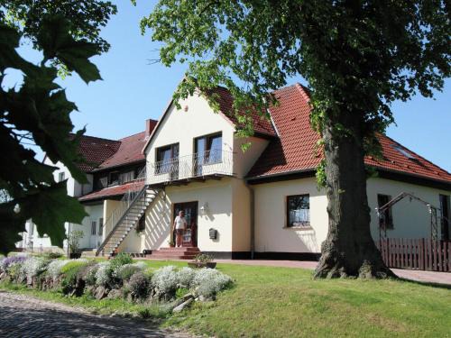 Kroepelin Apartment | Ferienwohnung mit Terrasse in Kropelin