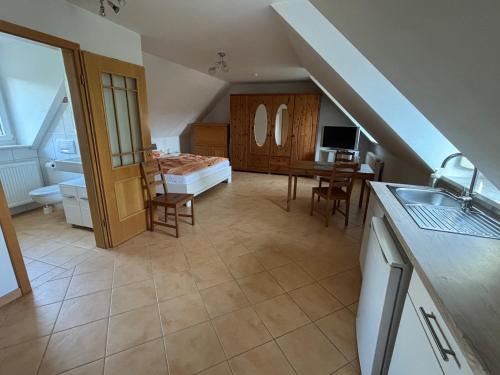 Hollenbach Apartment | Ferienwohnung mit Küche und Bad