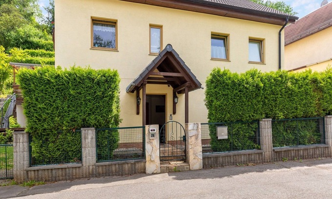 Birkigt Apartment | Ferienwohnung mit ruhigem Aufenthalt in Dresden
