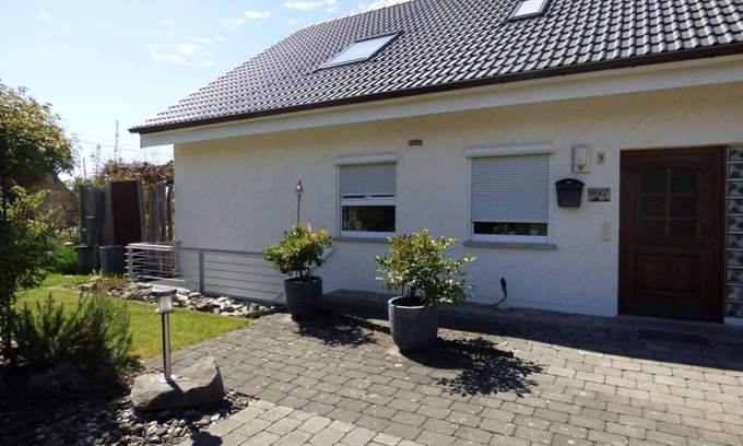 Tettnang Apartment | Ferienwohnung Nerz - Holiday apartment with garden