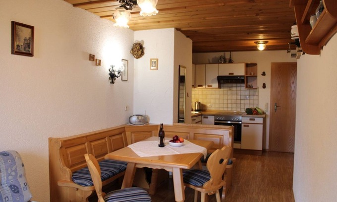 Teisendorf Apartment | Ferienwohnung Nr 1, 2-4 Pers. 1 Schlafzimmer, Wohnküche, Dusche/wc, Balkon