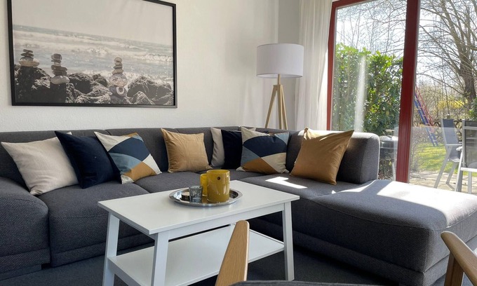 Gustow Apartment | Ferienwohnung "Peter Pan" mit Sonnenterrasse & Garten zwischen Strand, Wald & Wiese auf Rügen!