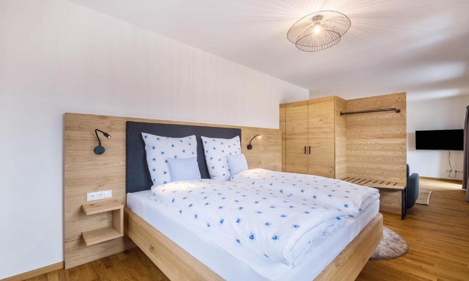 Gilching Apartment | Ferienwohnung Rosa