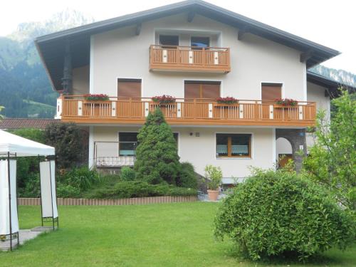 Hoefen Apartment | Ferienwohnung Schreieck Maria