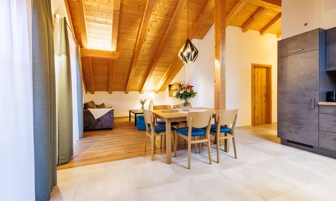 Grabenstatt Apartment | Ferienwohnung Taubennest 80 qm