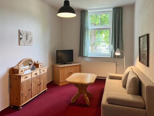 Klein Quassow Apartment | Ferienwohnung unter den Linden